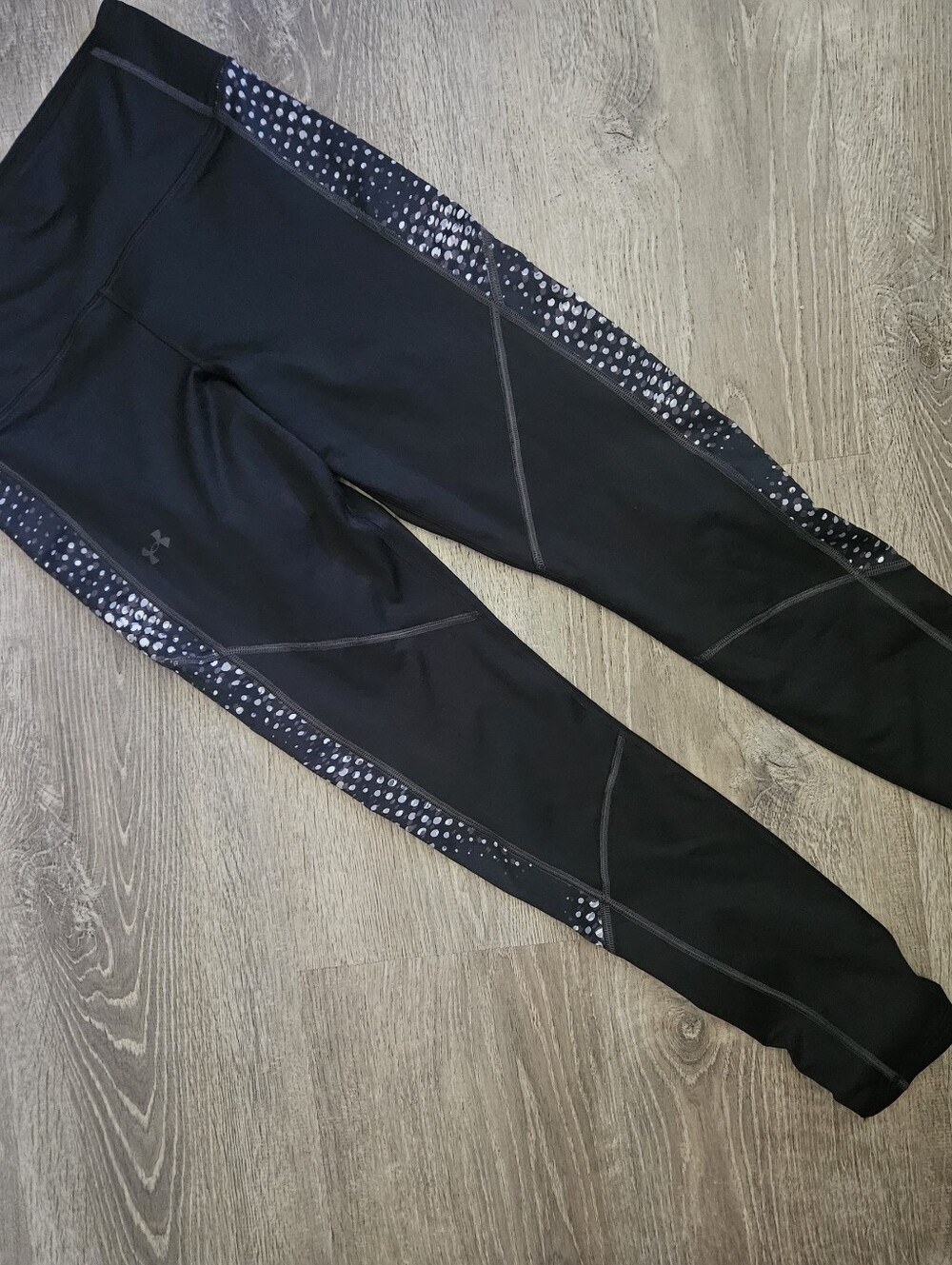 Under Armour Black Polka Dot Compression Leggings Mid-Rise Size M